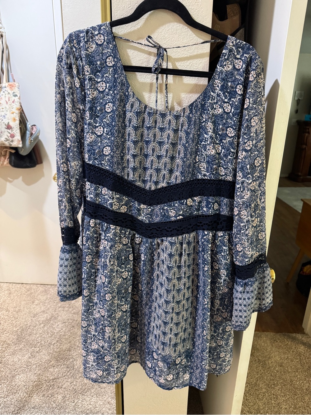 Maurices Women’s L Blue Floral Boho Tunic with Crochet Trim